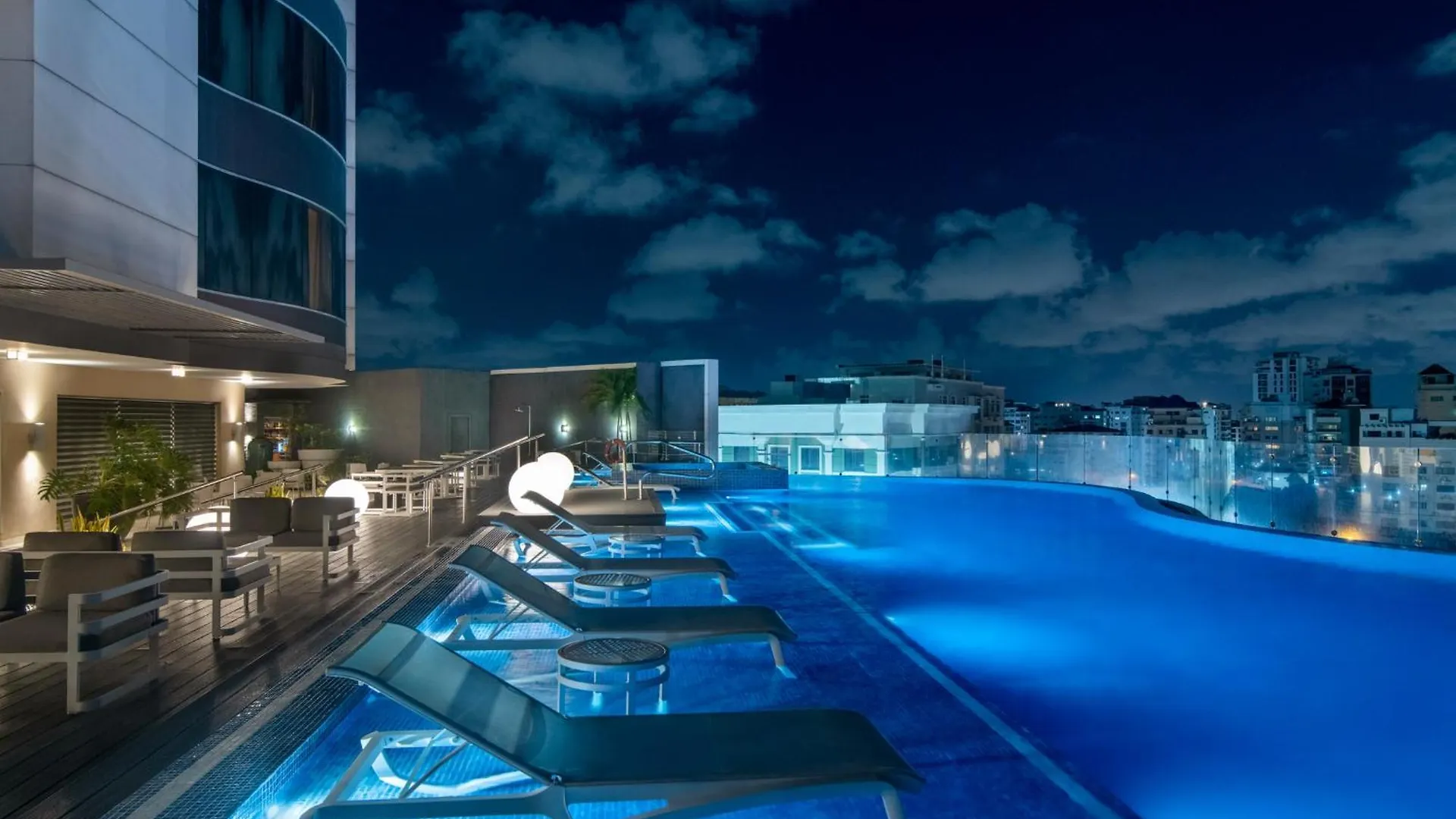 Hotel Embassy Suites By Hilton Santo Domingo